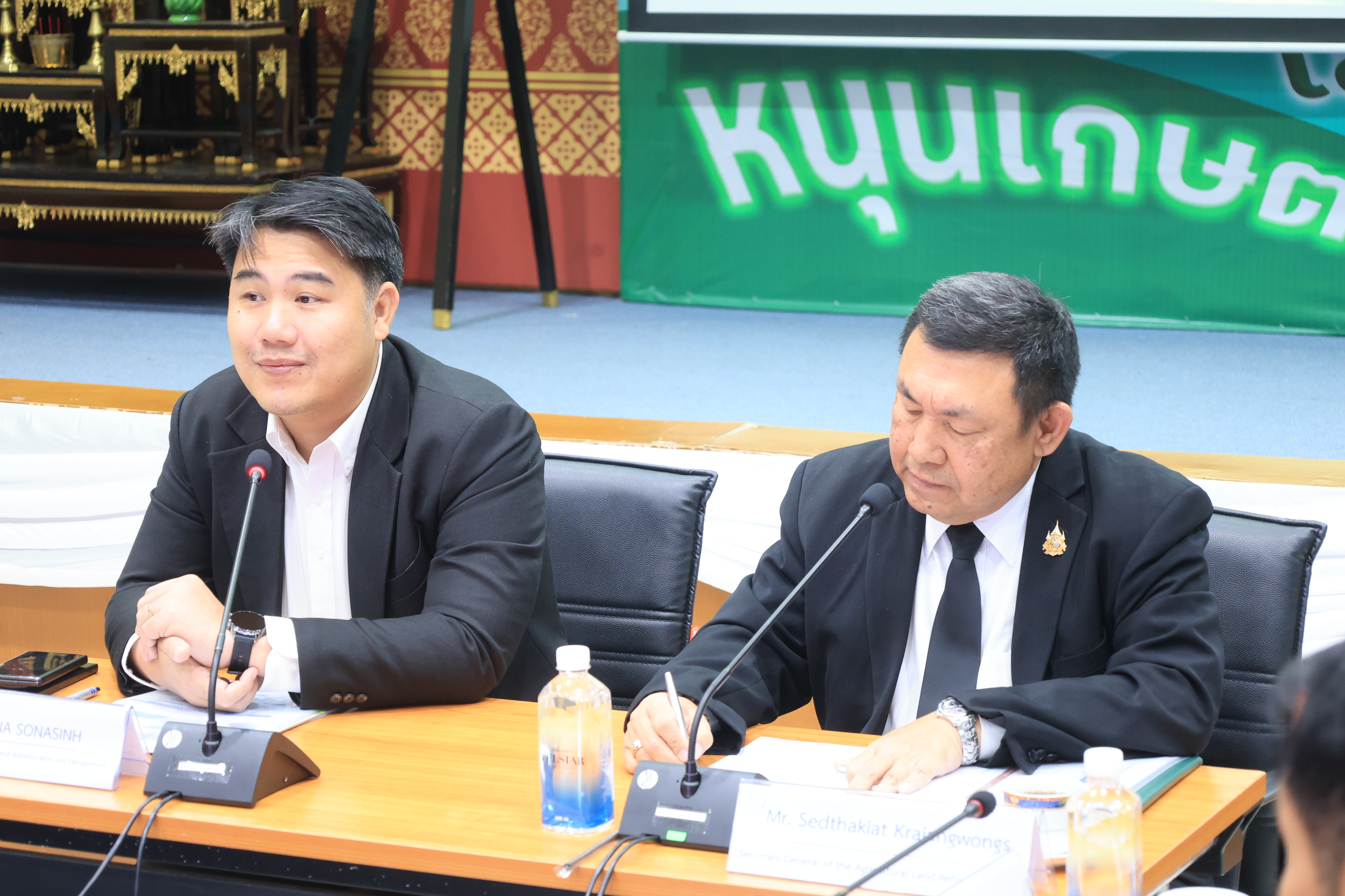 title - ส.ป.ก. ต้อนรับคณะผู้บริหารและเจ้าหน้าที่จากกรมบริหารและจัดการที่ดิน สปป.ลาว 
